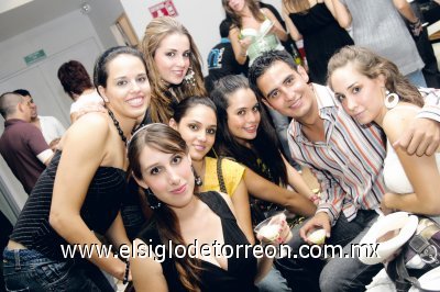 Sofía Abusaid, Norma Suárez, Stephie Cohen, Jackie Jaik, Carmen Guerrero, Juanjo Fernández y Maritere Ramírez.