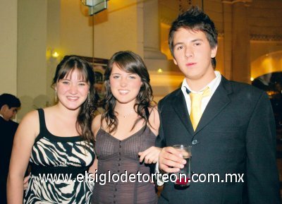 Vero Cruz, Bárbara Bracho y Rubén Cruz.