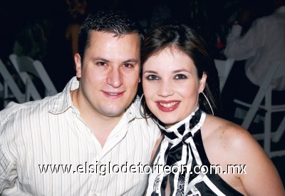 Alberto González y Norma Hernández de González.