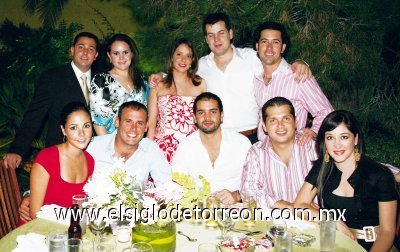 Julio Villalobos, Brenda Baille de Villalobos, Adriana Plancarte de Treviño, Mario Treviño, Ricardo Aguilar, Dora Alicia Flores, Luis Miguel Pérez, Jorge Gómez, Gerardo Murra y Vicky Ibargüengoytia de Murra.