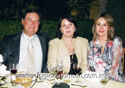 Mario, Cristina y Patricia.