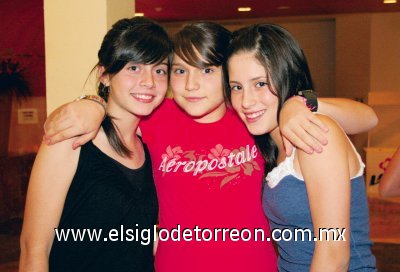 Arlette Ortiz, Sofía Arce y Daniela Santelices.