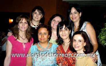02072007
Sonia Zarzar Kawas, Ana Laura Robles Rodríguez, Miriem J. Juan Giacomán, María Elena Toraño Abdo, Lupita Puente Muruato, Edna Zuno Villalobos y Paty Castro Gutiérrez, ex alumnas del Tec de Monterrey