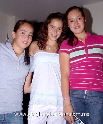 01072007
Alicia Soto, Jimena de la Rosa y Nerea González.
