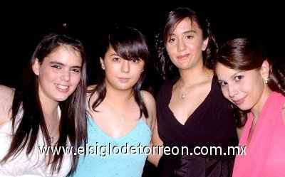 01072007
Claudia Prince, Sandra Flores, Cecy Aguilera y Paulina Alonso.