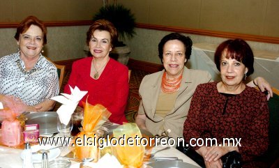 01072007
Silvia Arenal de Torres, Mary de Docoulombier, Cristy de Arenal y Marilú de Arenal.
