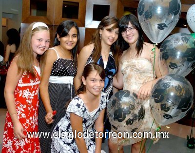 01072007
Sofía Alatorre, Ana Lety Aranzábal, Martha Castrellón, Marcela Martínez y Boris Jiménez.
