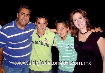 03072007
Guillermo, Luis, Guillermo e Iris González.