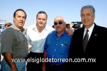 04062007
Eduardo Villalobos, Jaime Russek, Jesús Villarreal y David.