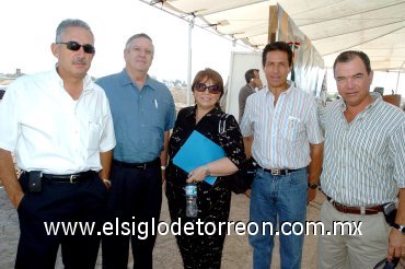 04062007
Gerardo González, Javier Iriarte, Guadalupe Villarreal, Alberto Allegre y Jesús Villarreal.