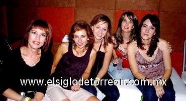 04072007
Mayra Ramírez, Gaby Alanís, Lily Aranda, Tita Álvarez y Ana Garza.