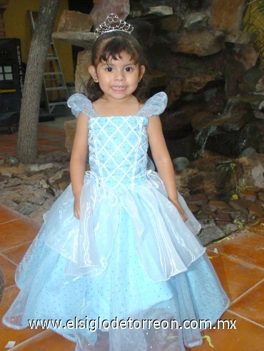06072007
Diana Itzel Martínez Frausto, el día que festejó su tercer cumpleaños; es hijita de Alfredo Israel Martínez Galindo y Diana Berenice Frausto de Martínez.