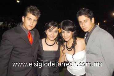 06072007
Jorge Plata, Paola Gámez, Luisa Ortega y Diego Román.