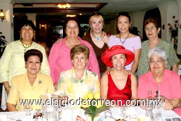 12072007
Pita de Villa, Enevy Contreras, Amparito Sáenz, Elva Gloria Díaz, Vange Aguilera, Zeyda Cisneros, Julia Aurora González, Yvette Chaurand y Michelle Chaurand, en reciente convivio.