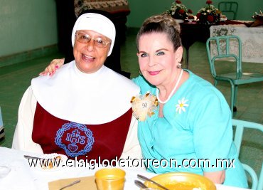 08072007
Madre Sor María Goretti y Gaby de Murra.