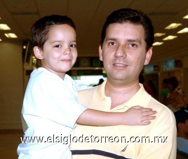 05072007
Miguel Ángel Vargas y Daniel Vargas viajaron a San Luis Potosí.