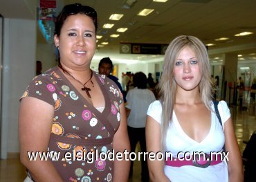 09072007
Gabriela Valdez y Samantha Hernández viajaron a Tijuana.