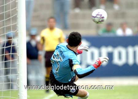 En la parte inicial el juego fue entretenido, ya que en los primeros 45 minutos cayeron todos los goles, en tanto que la parte complementaria, con muchos movimientos, se volvió monótono y aburrido.