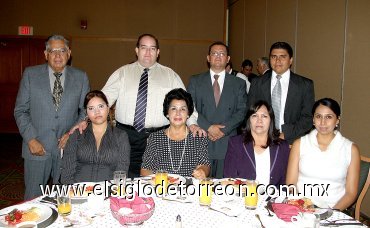 14072007
Enrique Castillo Pérez, Enrique Riquelme Díaz, Paloma Torres, Consuelo Velasco de Villalobos, Elena Gutiérrez de Rangel, Elena y Aristóteles Rangel Gutiérrez y Pedro Limón Hernández.