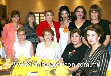 19072007
Susana Rentería junto a Elsita, Carmen, Magda, Kiqui, Lupe, Susy, Malena, Roseta, Licha y Nena, en su despedida de soltera.