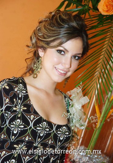 26072007
Elia María Dávalos Arriaga contraerá nupcias con Daniel de Anda Miranda.