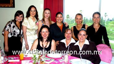 31072007
Lizeth en la compañía de Karla Sosa, Mónica Mendoza, Maritza Torres, Cecilia Reyes, Samira Fuentes, Cristina Garza, Lucero Flores y Edmee Garza.