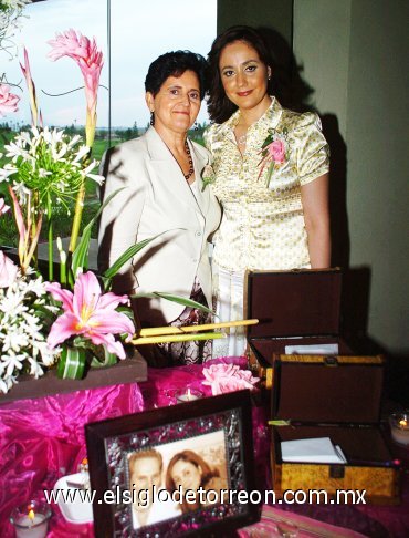 31072007
Lizeth junto a su mamá Lidia García de Baltiérrez.