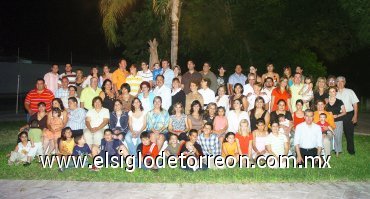 23072007
Familias Del Río Félix, Alvarado del Río, González del Río, Del Río Sánchez, Del Río Lima y Fernández del Río, en su primera convención.
