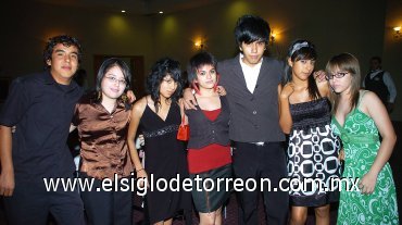 29072007
Julio Bustamante, Sofía Herrera, Krystal Aguilera, Pamela Ayup, Carmen Cerda, Adriana Mejía y Dazahev Contreras.
