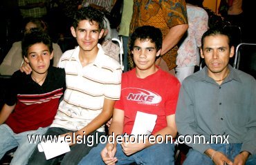 22072007
Carlos Lazaga Morales, Andrés Pérez Lazaga, Daniel Pérez Lazaga y Juan Méndez Nájera.