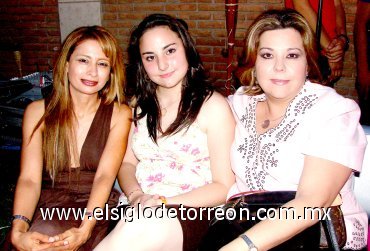 22072007
Sol de Silva, Celina Hernández y Celina de Hernández.