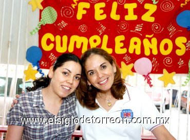 25072007
Pecky Webb junto a Pamela de la Fuente Webb, organizadora de su fiesta de cumpleaños.