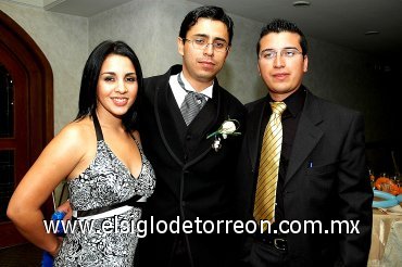26072007
Luis Mario Caro acompañado de Edna Ruiz Estrada y Aarón Hernández Valverde.