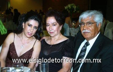 29072007
Adriana, Margarita y Juan Flores.