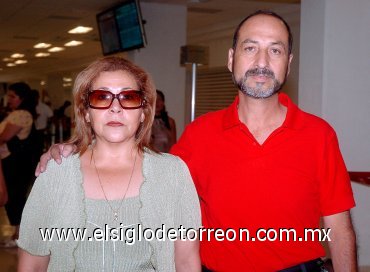 20072007
Sandra Elena Arrañaga y Rubén Arrañaga viajaron a Puerto Vallarta.