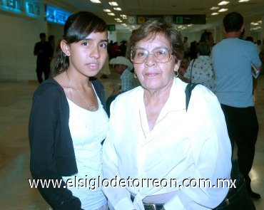 21072007
Socorro Batres y Beatriz Zamarrón viajaron a San Diego.