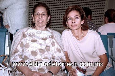 23072007
Beatriz de Luna viajó a la Ciudad de México, la despidió Gabriela Luna.