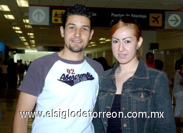 23072007
Con destino a Mazatlán viajaron Andrés Alvarado y Paola Salinas.