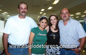 28072007
Emilio, Cristina y Cristy Chául viajaron a Mazatlán, los despidió Emilio Murra.