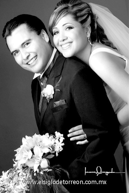Sr. José Alberto González Pérez Y Srita. Lucero Pantoja Pérez contrajeron nupcias.

Estudio Laura Grageda.