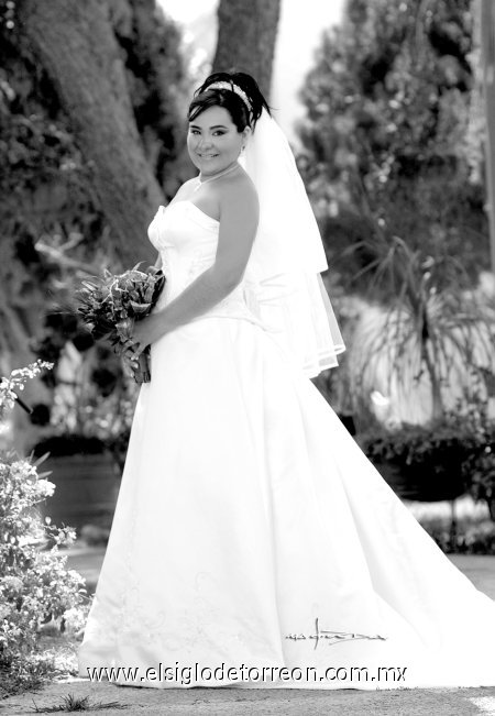 Srita. Gabriela del Carmen García Macías, el día de su enlace nupcial con el Sr. Mario Alberto Reynoso Solé.

Estudio Laura Grageda.