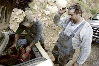 Los mineros cuentan con suficiente agua, comida y tanques de oxígeno para varios días, las autoridades insistieron en que el tiempo apremia y la prioridad es encontrarlos vivos o muertos.