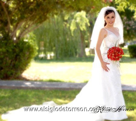 Srita. Gloria Angélica Quintero González, el día de su enlace matrimonial con el Sr. Fernando Sotomayor Dávila.

Estudio Katia Herrera.
