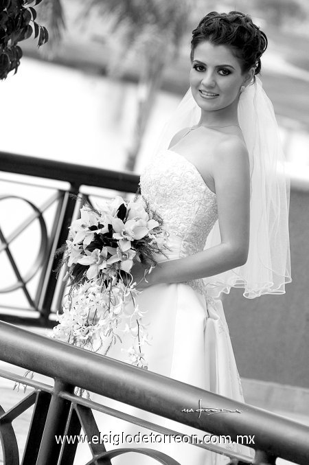 Srita. Margarita Jaidar Arratia, el día de su enlace nupcial con el Sr. Juan Carlos Carmona González.

Estudio Carlos Maqueda.