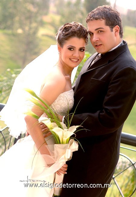Sr. Juan Carlos Carmona González y Srita. Margarita Jaidar Arratia contrajeron matrimonio con el  en la parroquia Los Ángeles, el sábado nueve de junio de 2007. 

Estudio Carlos Maqueda.