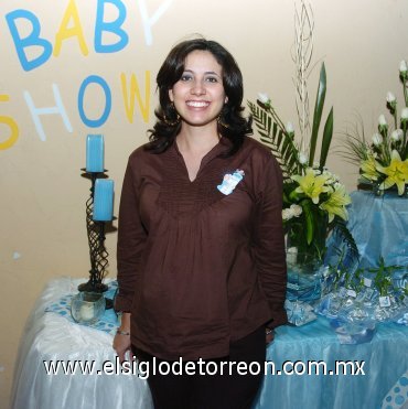04082007
Marisela Martínez de Gálvez, en su fiesta de canastilla.