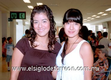 04082007
Susana Flores y Fanny Aguirre viajaron a Cancún.