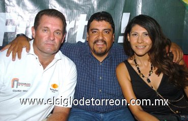 05082007
Eduardo Teele, Pedro Javier Rodríguez y Lucy Alvarado.
