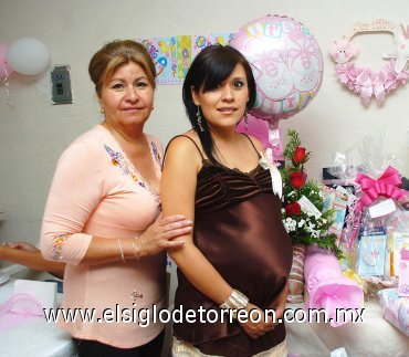 05082007
Mireya Juárez de García organizó una fiesta de regalos para bebé en honor de Cathy García de Morales.