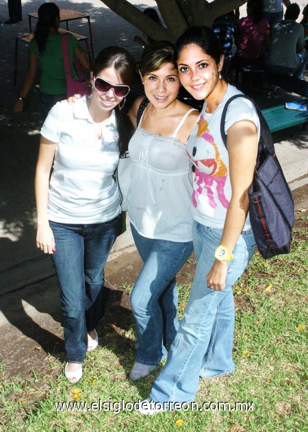 Monica Cardenas, Victoria Gutierrez y Yosy Landeros